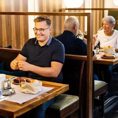 Bc Mit Restaurant Muehlentor 3* 巴特克罗伊茨纳赫