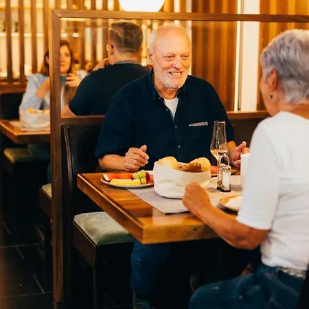 Bc Mit Restaurant Muehlentor 巴特克罗伊茨纳赫