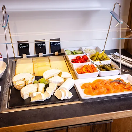 Muehlentor Mit Restaurant - Moderne - Leckere Heimatkueche - Familiaer Gefuehrt باد كروزناش