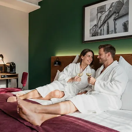 Muehlentor Mit Restaurant - Moderne - Leckere Heimatkueche - Familiaer Gefuehrt فندق