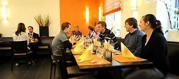 Bc Mit Restaurant Muehlentor 巴特克罗伊茨纳赫